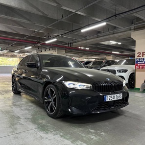BMW 320i 2023 года